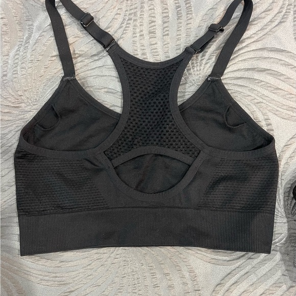 Size Medium worn couple of times in Great condition - Picture 2 of 3